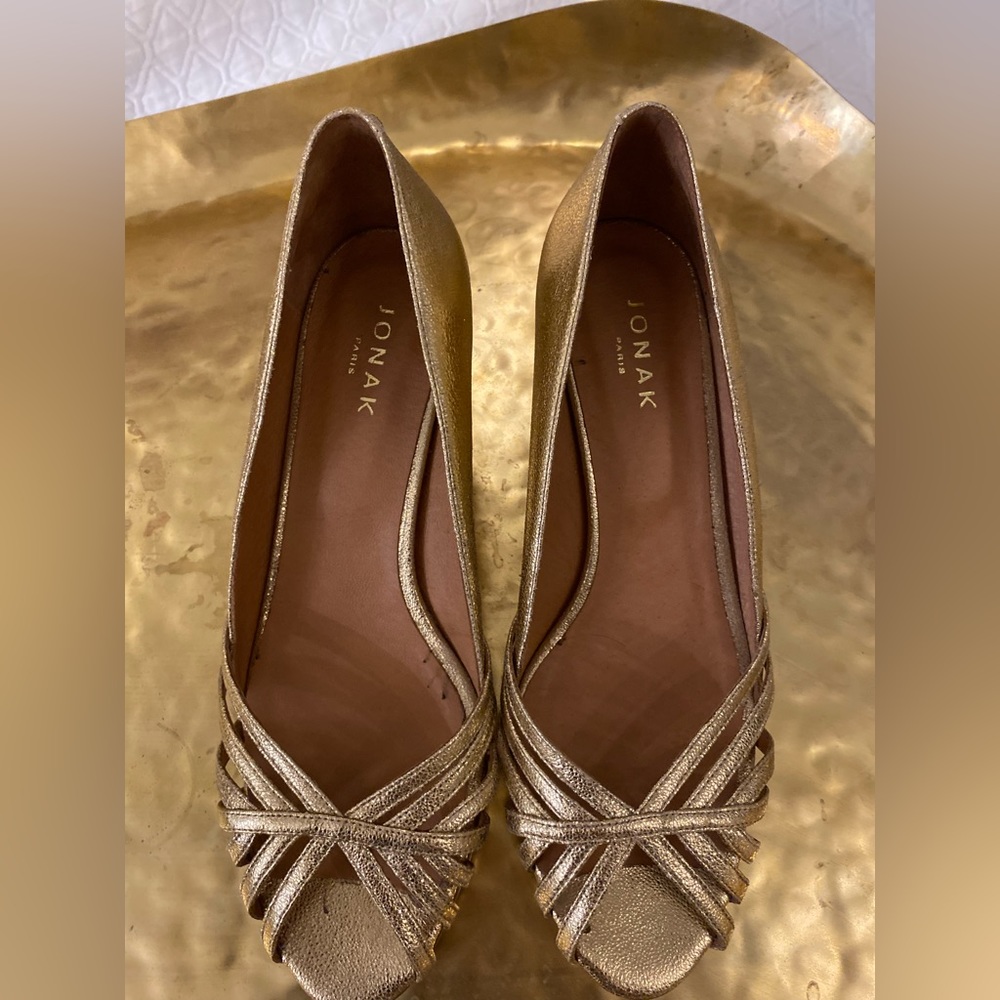 Jonak - Parisian brand Golden Open Toe Heels with thick heels in dark gold